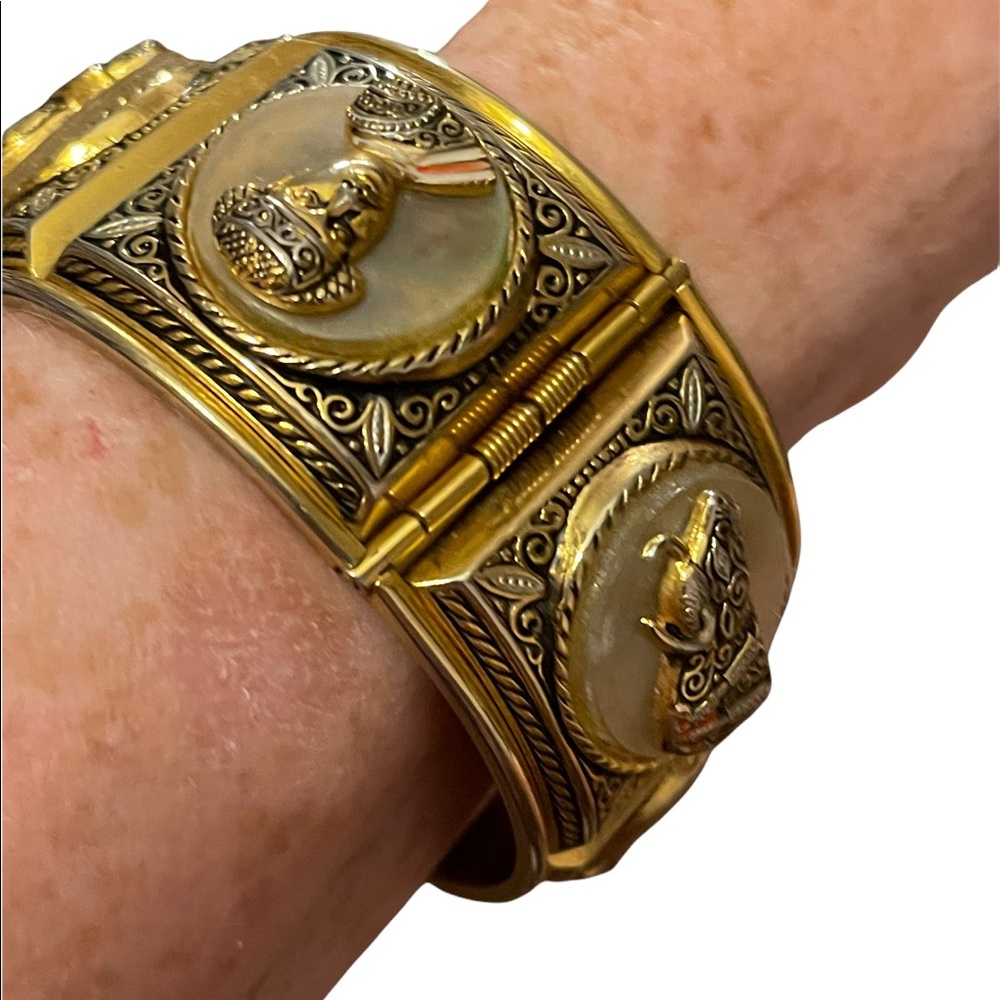 Vintage 1940 Gold plated Damascene Bangle bracelet matador bull flamencio Dancer - Picture 10 of 10